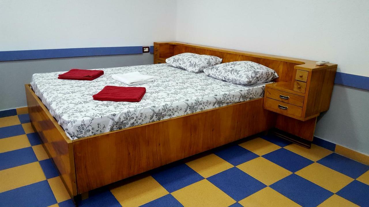 Home Hostel Szkodra Zewnętrze zdjęcie