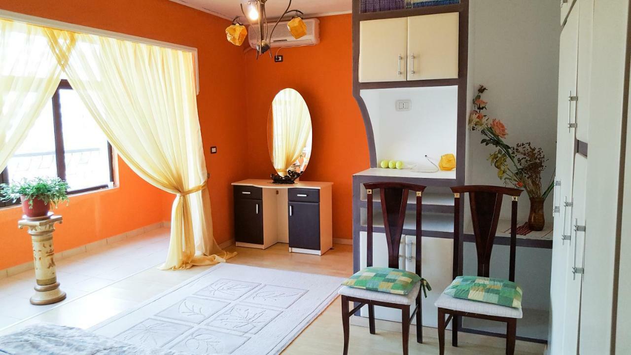 Home Hostel Szkodra Zewnętrze zdjęcie